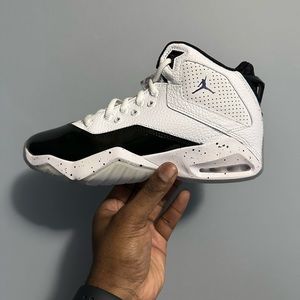 NEW Jordan B’Loyal White Court Purple - Size 6Y